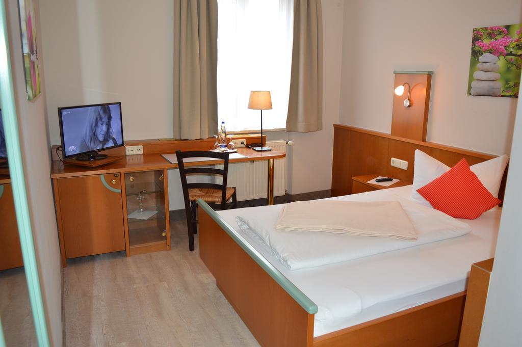 Boardinghouse Pfarrkirchen Hotel Екстериор снимка