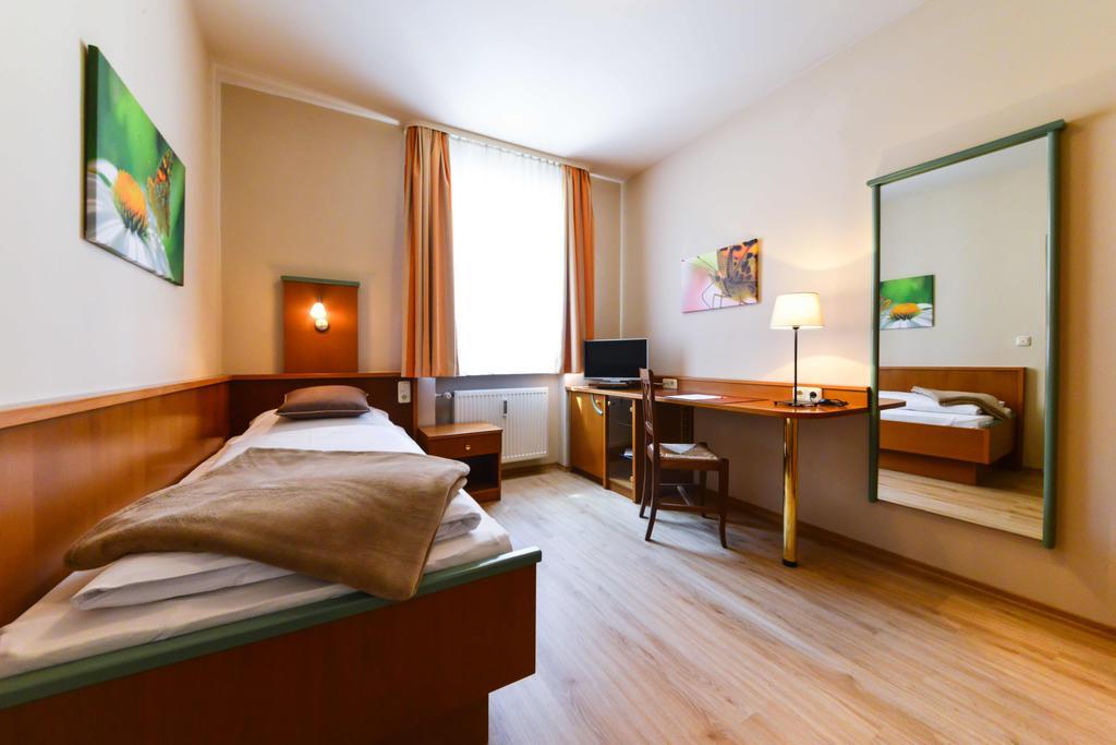 Boardinghouse Pfarrkirchen Hotel Стая снимка