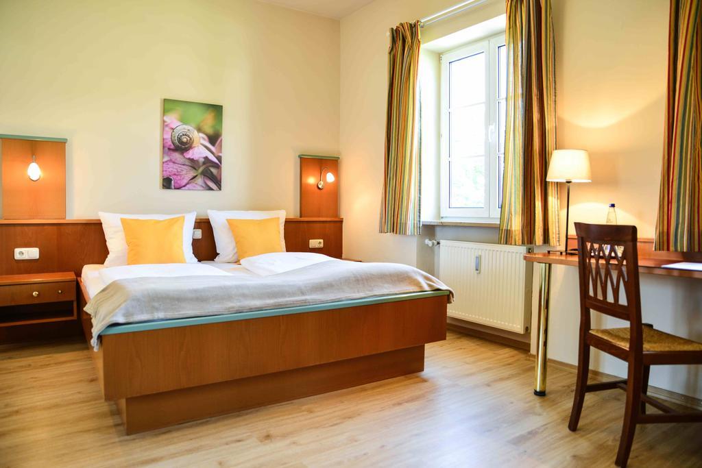 Boardinghouse Pfarrkirchen Hotel Стая снимка